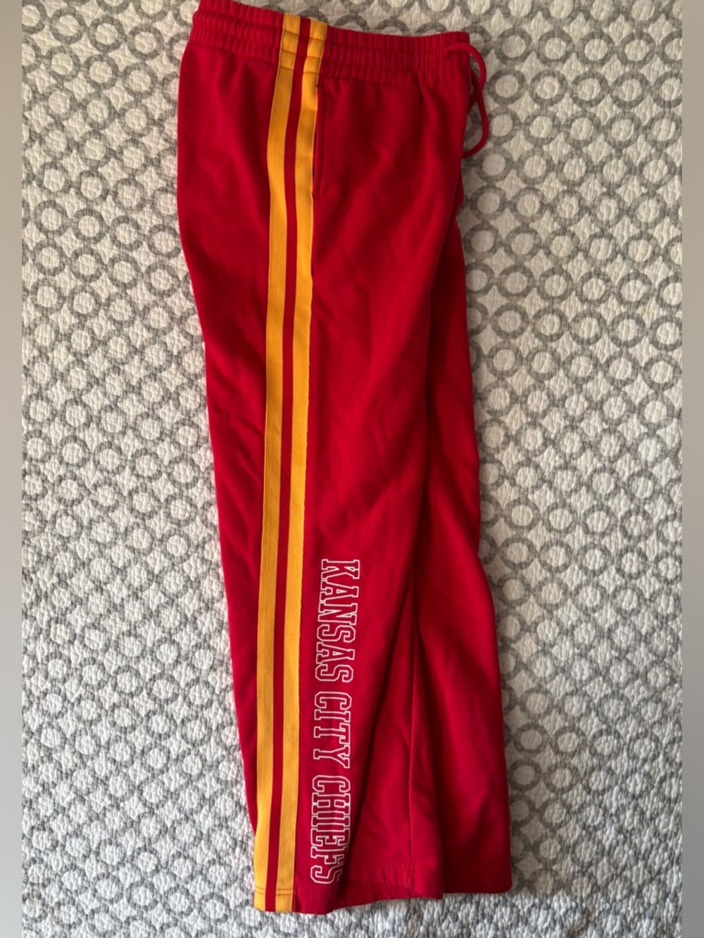 Kansas City Chiefs Red and Yellow Women’s Wide Leg Oversized sweatpants Medium - Picture 5 of 10